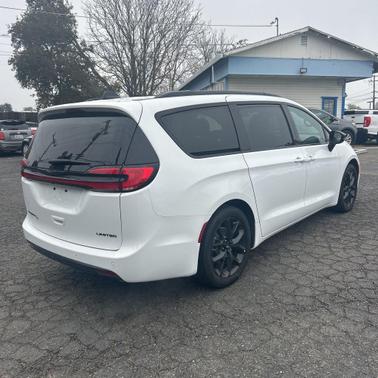 2025 Chrysler Pacifica Limited