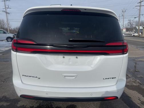 2025 Chrysler Pacifica Limited
