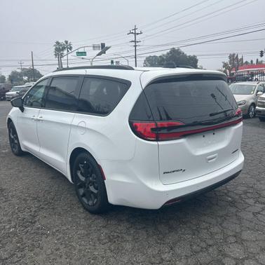 2025 Chrysler Pacifica Limited