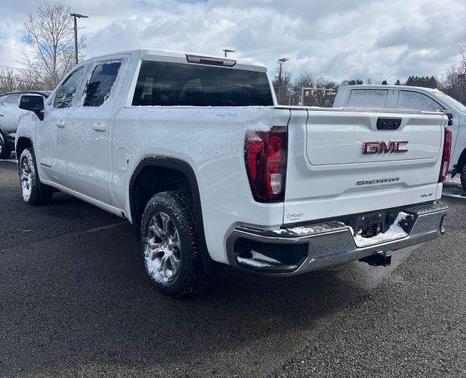 Summit White 2022 GMC Sierra 1500 SLE