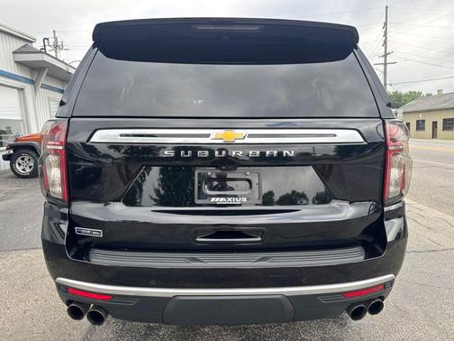 Black 2023 Chevrolet Suburban 4WD High Country