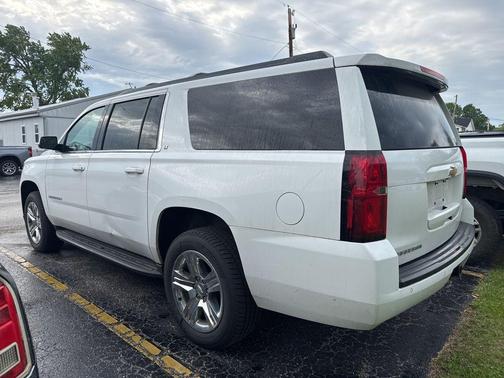 Summit White 2018 Chevrolet Suburban LT