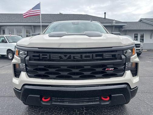 White Sands 2026 Chevrolet Silverado 1500 Custom Trail Boss