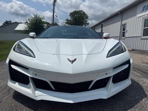 Arctic White 2024 Chevrolet Corvette E-Ray RWD Convertible 3LZ