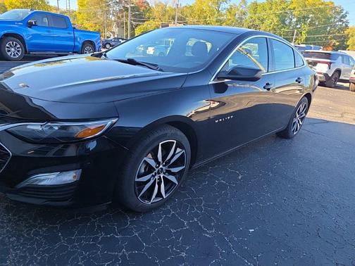 Mosaic Black Metallic 2021 Chevrolet Malibu FWD RS