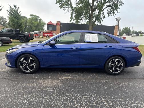 2022 Hyundai ELANTRA Limited
