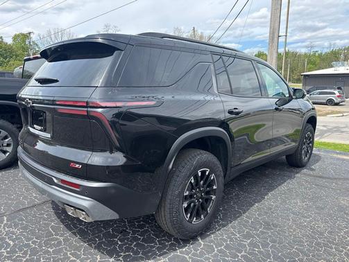 Mosaic Black Metallic 2026 Chevrolet Traverse AWD Z71