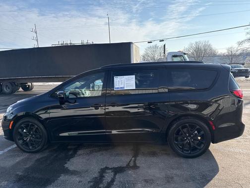 2025 Chrysler Pacifica Limited