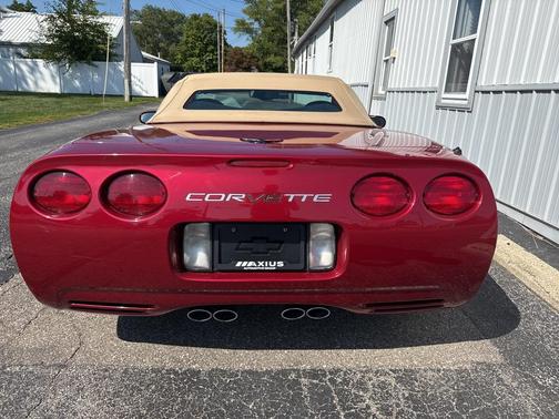 2004 Chevrolet Corvette Base