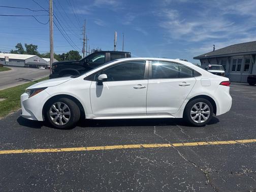 White 2022 Toyota Corolla LE
