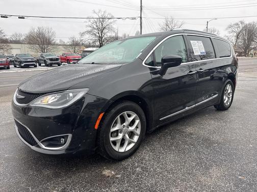 2018 Chrysler Pacifica Touring-L