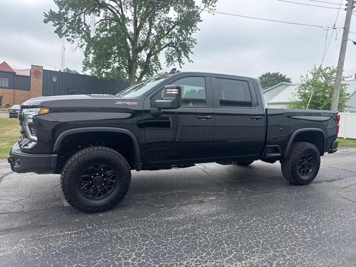 2025 Chevrolet Silverado 2500 4WD Crew Cab Standard Bed ZR2