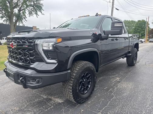 2025 Chevrolet Silverado 2500 4WD Crew Cab Standard Bed ZR2