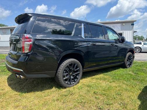Black 2024 Chevrolet Suburban 4WD High Country