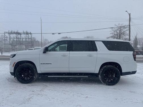 2026 Chevrolet Suburban LS