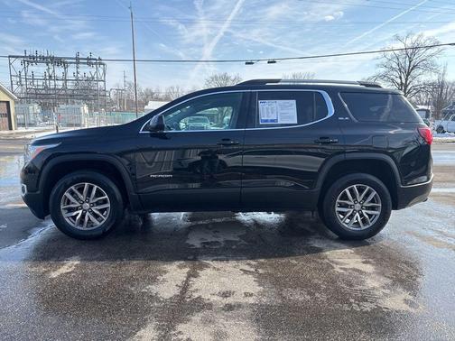 2017 GMC Acadia SLE-2