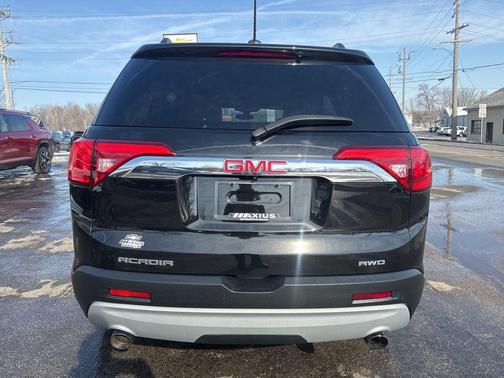 2017 GMC Acadia SLE-2