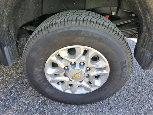Summit White 2025 Chevrolet Silverado 2500 LT