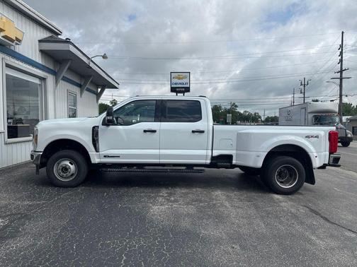 Oxford White 2026 Ford F-350 XLT