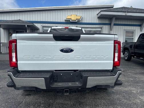 Oxford White 2026 Ford F-350 XLT