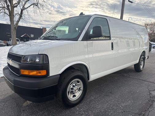 2025 Chevrolet Express 2500 RWD 2500 Extended Wheelbase WT