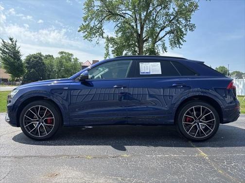 2022 Audi Q8 55 Premium Plus