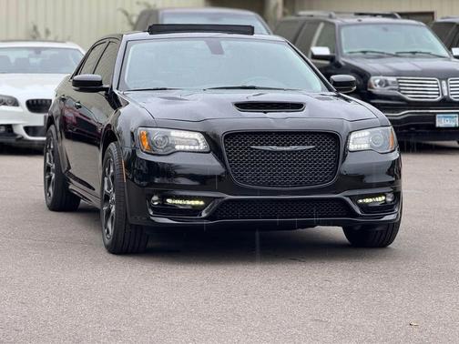 2022 Chrysler 300 Touring L