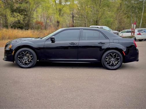 2022 Chrysler 300 Touring L