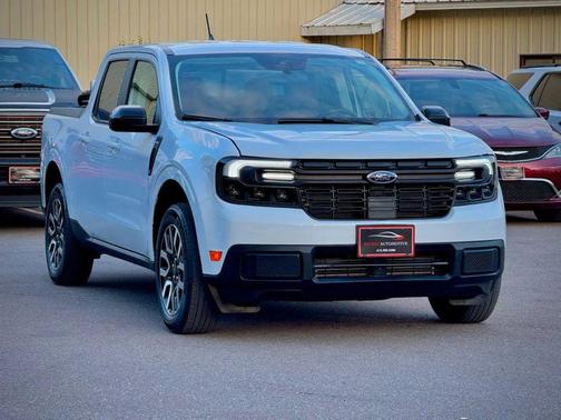 Oxford White 2024 Ford Maverick Lariat