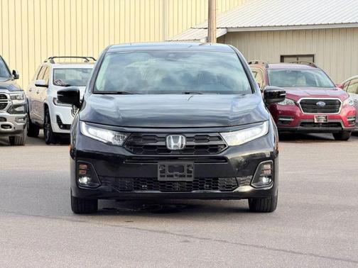 Crystal Black Pearl 2026 Honda Odyssey Touring