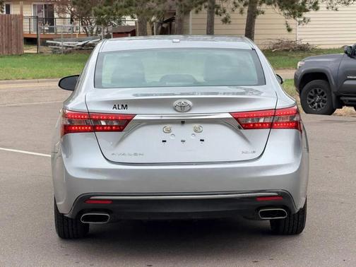 Celestial Silver Metallic 2016 Toyota Avalon XLE