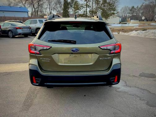 Autumn Green Metallic 2022 Subaru Outback Premium