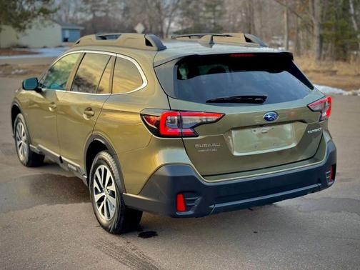Autumn Green Metallic 2022 Subaru Outback Premium
