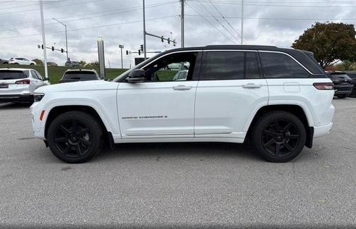 2022 Jeep Grand Cherokee Summit