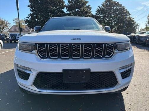 2022 Jeep Grand Cherokee Summit