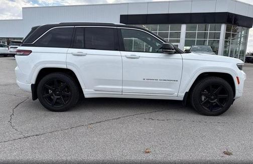 2022 Jeep Grand Cherokee Summit