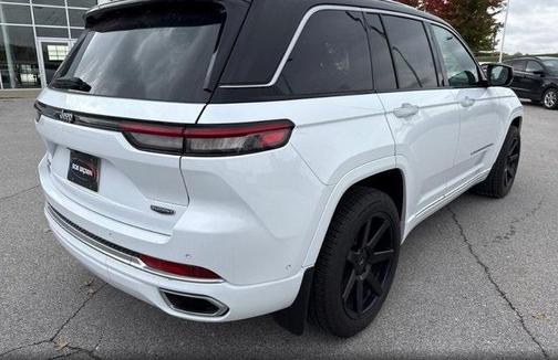 2022 Jeep Grand Cherokee Summit