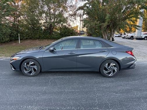 2024 Hyundai ELANTRA Limited