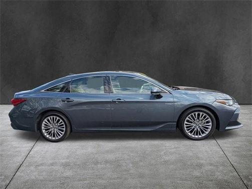 2019 Toyota Avalon Hybrid Limited