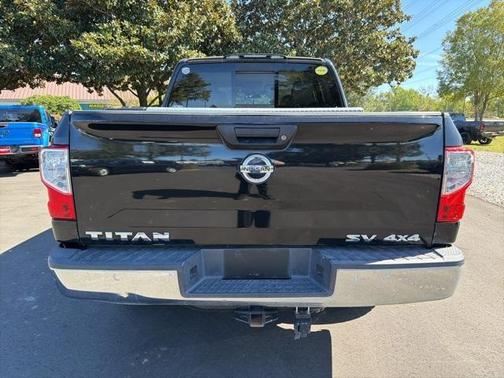 2017 Nissan Titan SV