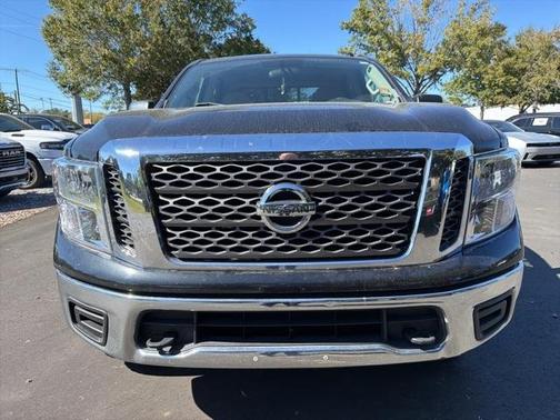 2017 Nissan Titan SV