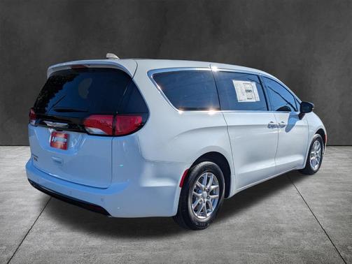 2026 Chrysler Voyager LX