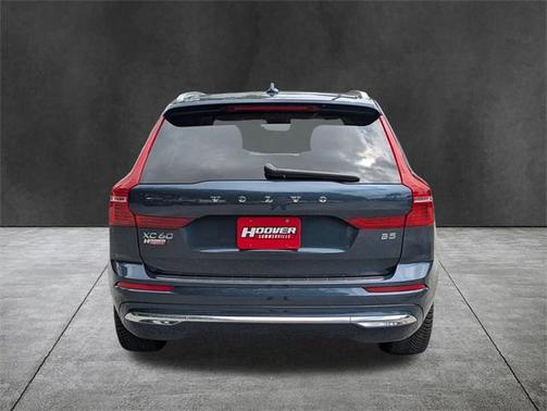 2023 Volvo XC60 B5 Ultimate Bright Theme