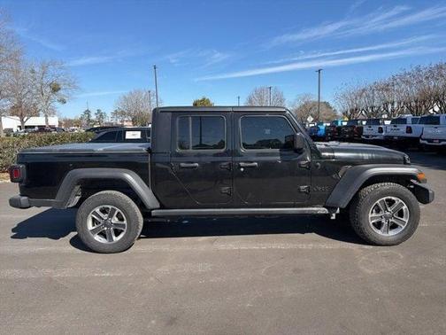 2023 Jeep Gladiator Sport