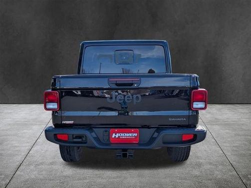 Black Clearcoat 2026 Jeep Gladiator Sport