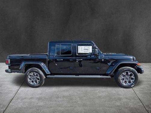 Black Clearcoat 2026 Jeep Gladiator Sport