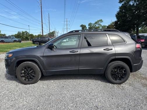 2023 Jeep Cherokee Altitude Lux