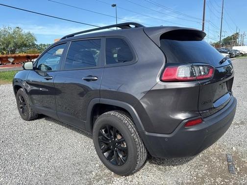 2023 Jeep Cherokee Altitude Lux