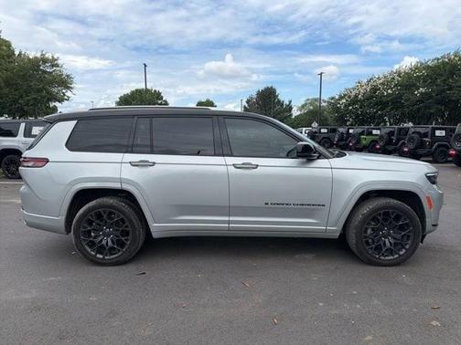 Silver Zynith 2023 Jeep Grand Cherokee L Summit
