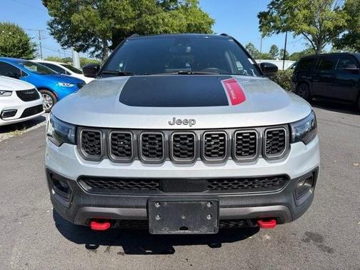 Silver Zynith 2025 Jeep Compass Trailhawk